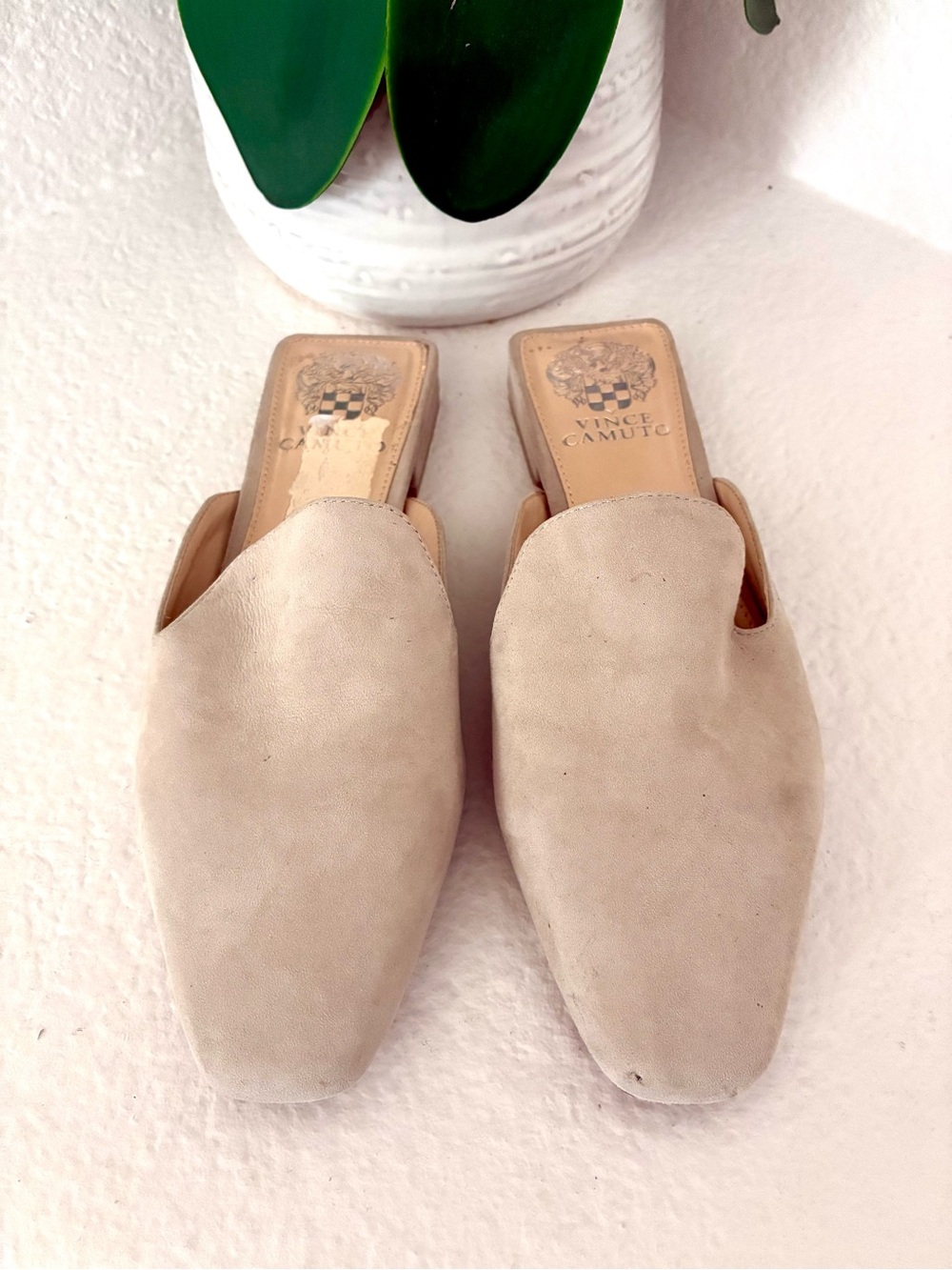 Preowned Vince Camuto women’s flats mules size 7.5